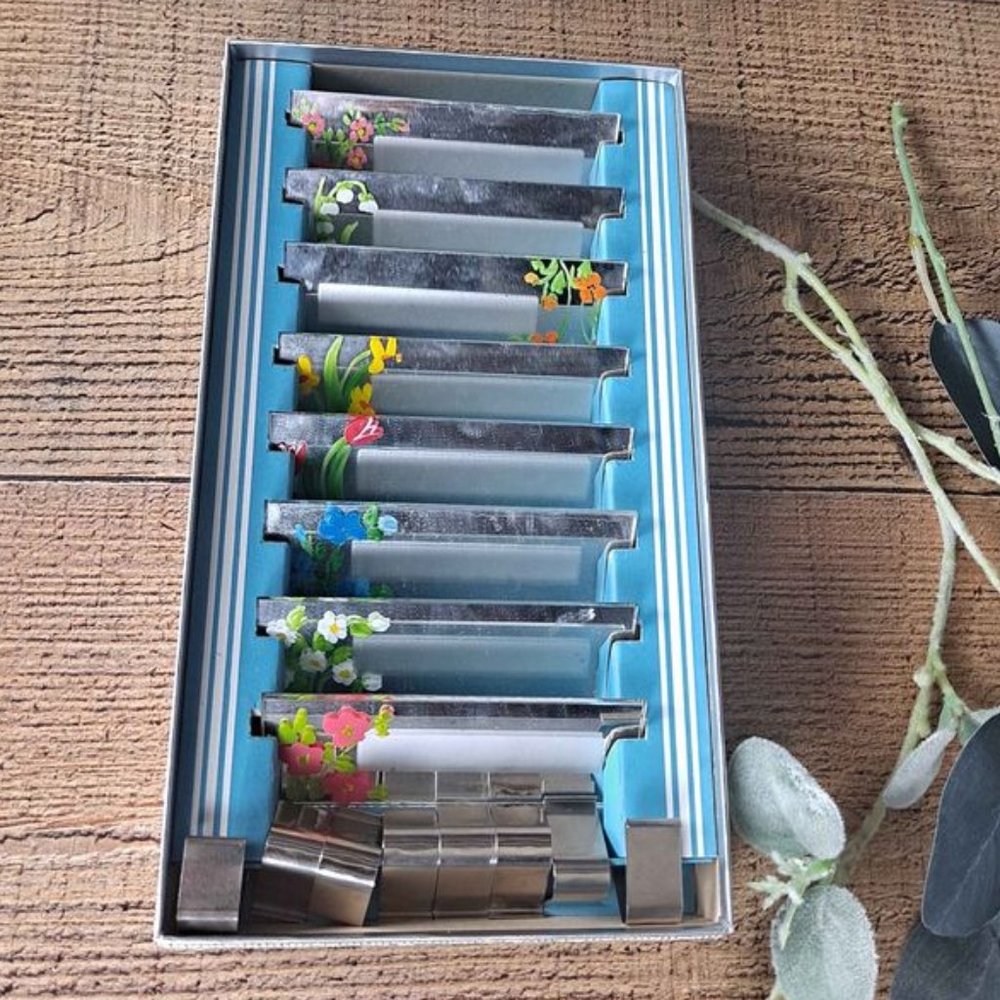 Vintage Floral  Glass Mirror Place Card Holders 8